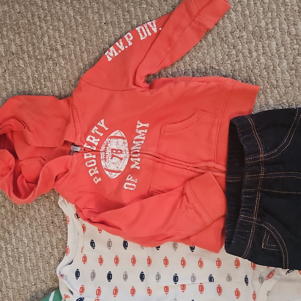 Carter's Outfit Bundle - Picture 2 of 11